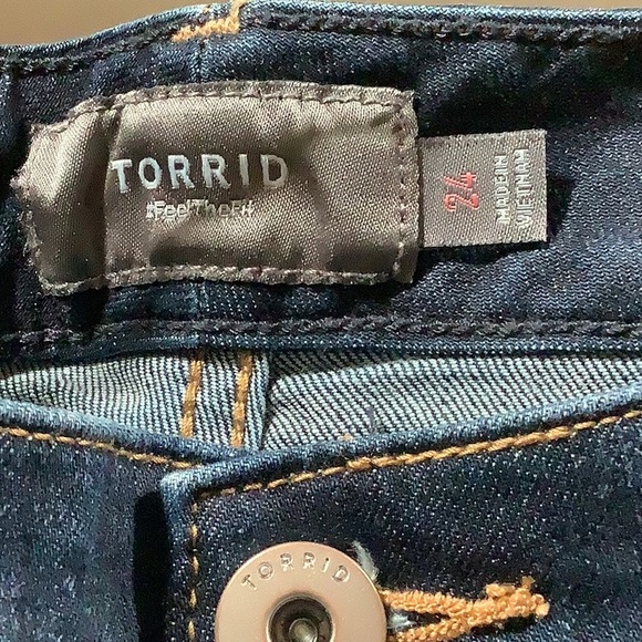 Plus denim shorts torrid size 24 - Picture 2 of 6